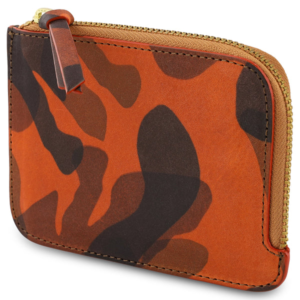 Camouflage-patterned wallet with a zipper, handmade in Portugal from Italian vegetable tanned leather