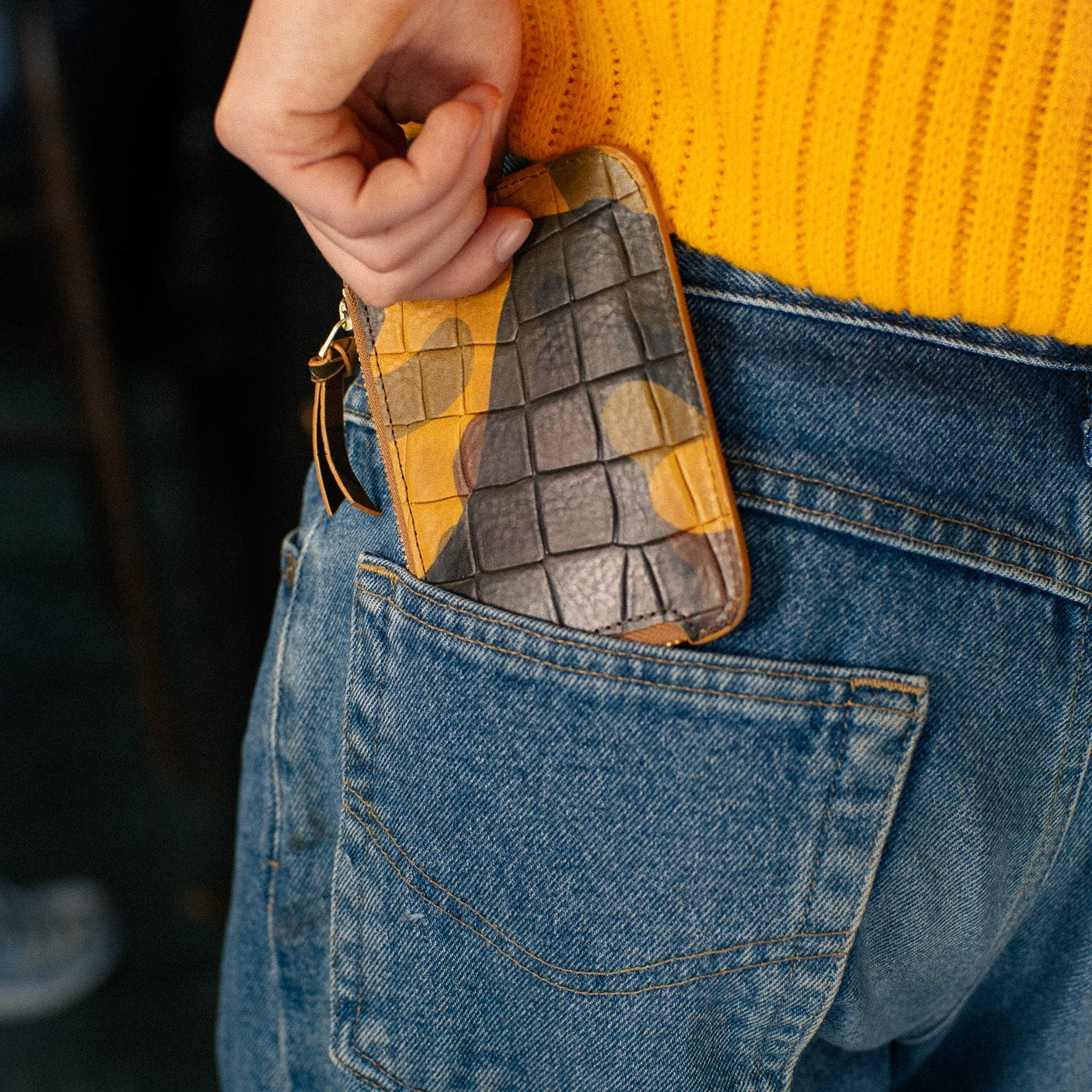 Escuyer camouflage zip wallet in yellow — vegetable-tanned Italian leather, handcrafted in Portugal, special edition