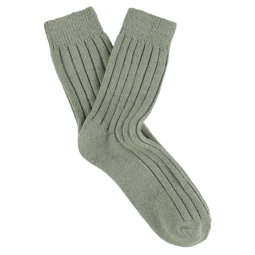 Escuyer women's cashmere crew socks in Light Green — mid-calf crew cut, premium cashmere and virgin wool blend, handmade in Portugal