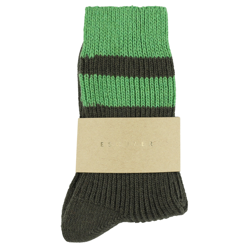 Close-up of Escuyer Military / Golf Green women's striped cashmere socks — 10% cashmere, 38% virgin wool, GRS certified recycled polyamide