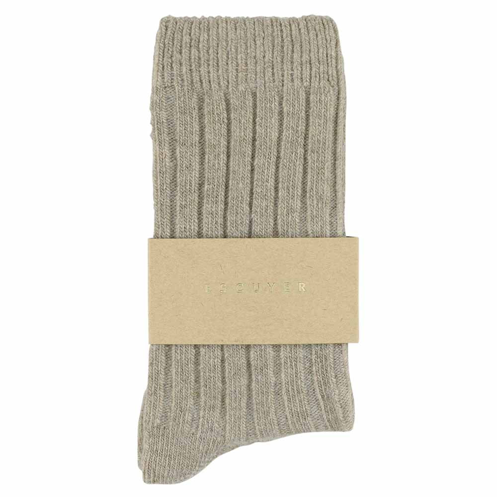 Close-up of Escuyer Beige women's cashmere crew socks — 10% cashmere, 38% virgin wool, GRS certified recycled polyamide